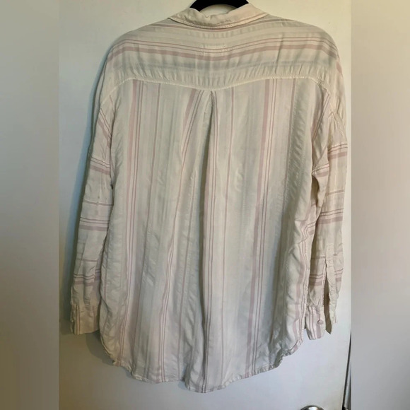 Lou & Grey‎ Cream Pink Oversize Button Down Blouse 100% Viscose super soft - Picture 2 of 6
